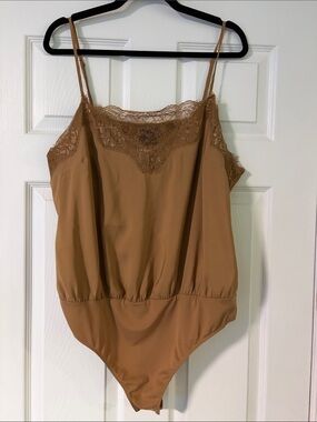 Express Lace-Trim Satin Bodysuit in Camel